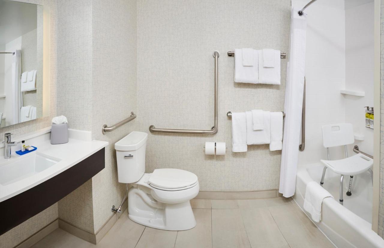 Holiday Inn Express & Suites Windsor East - Lakeshore By Ihg Tecumseh Eksteriør bilde
