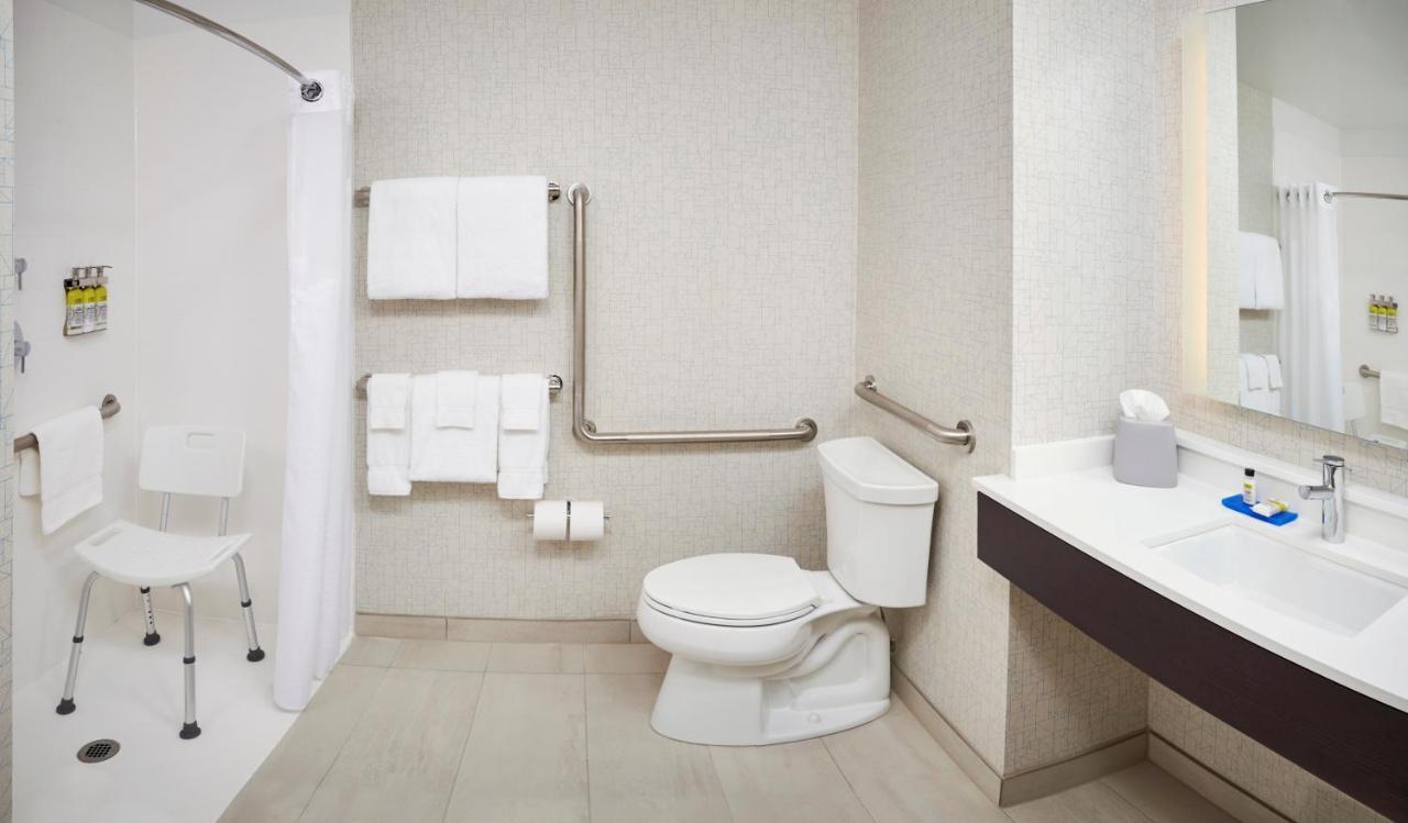 Holiday Inn Express & Suites Windsor East - Lakeshore By Ihg Tecumseh Eksteriør bilde